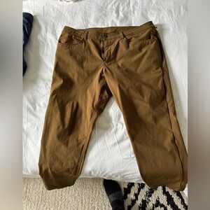 Men’s Lululemon ABC Pant